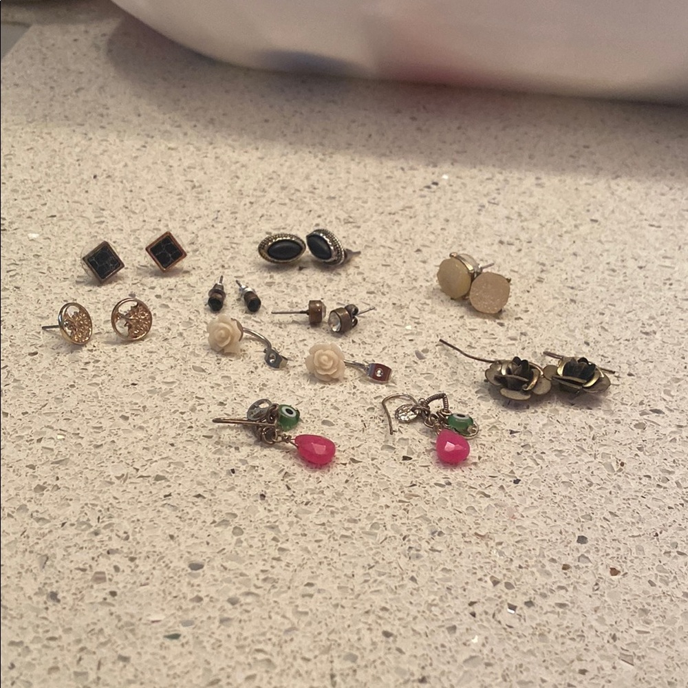 3/$8 Assorted Stud Earrings Set
